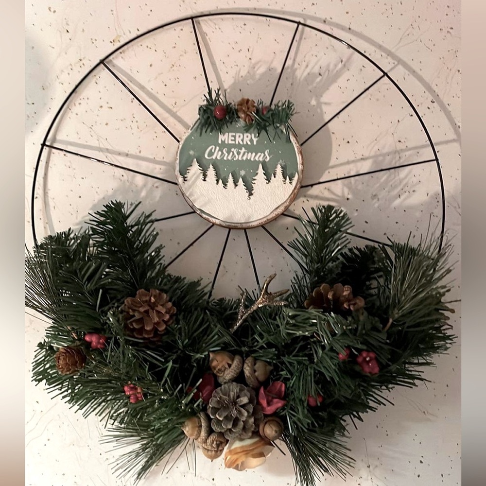 🖤SOLD🖤🎄NWOT Christmas Wagon Wheel Swag🎄 ***can be made to order***